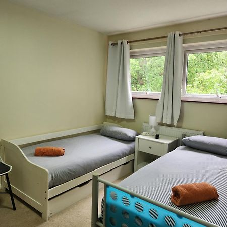 Twin Room In Crawley,Gatwick,West Sussex Ifield Exterior foto